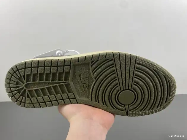 MEDIUM LOW AIR OG 1 X TRAVIS SCOTT OLIVE JORDAN DM7866-200 0628